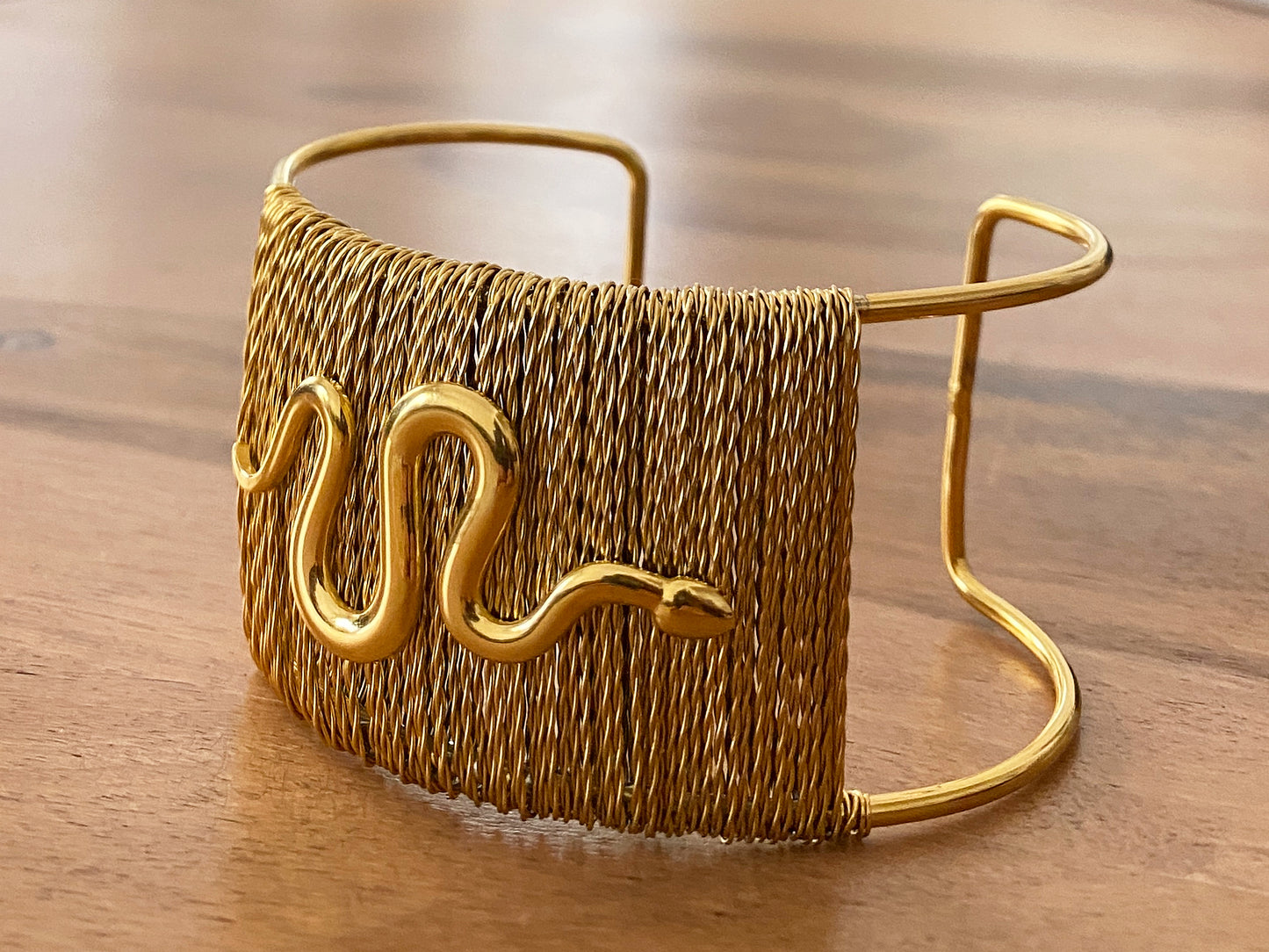 AINA CUFF